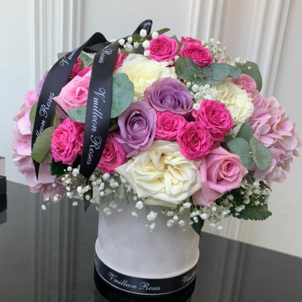 Medium Mixed Roses Box Arrangement