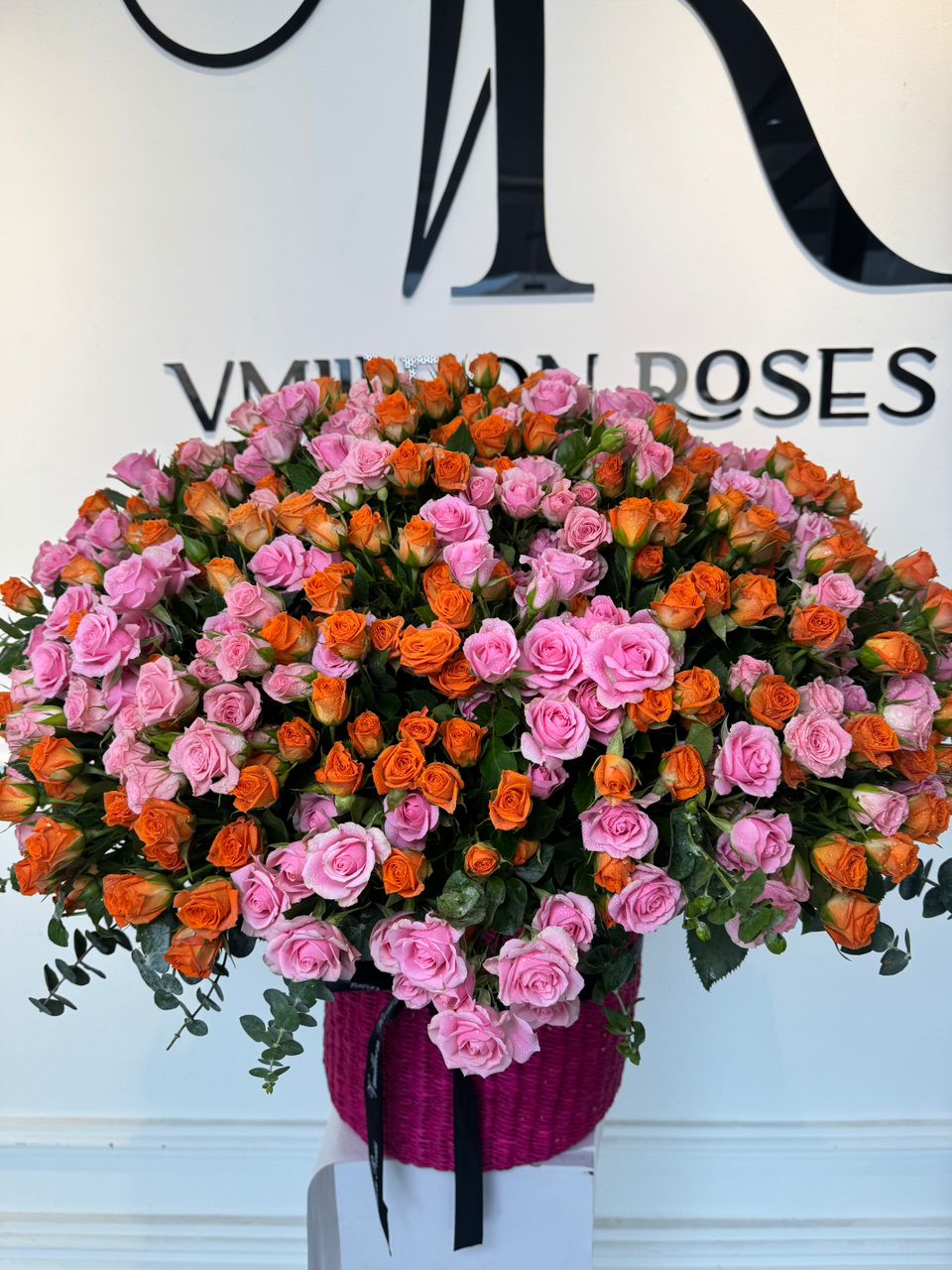 Rose Basket (200 Roses)